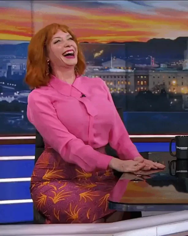 Christina Hendricks' Massive Tits Bursting in Pink Blouse 😍🍈🍈