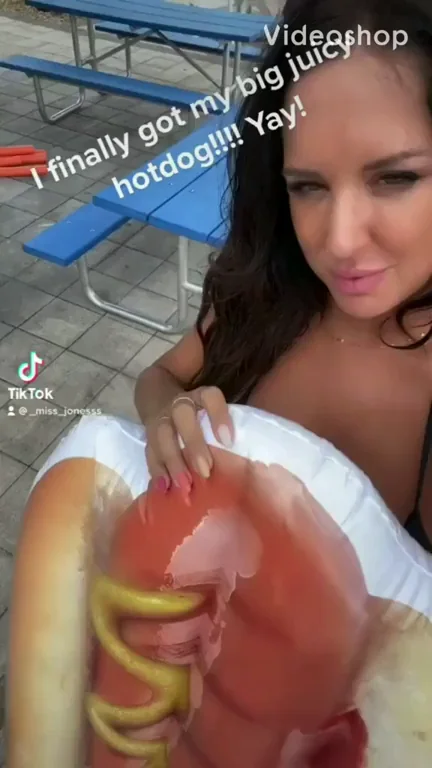 Busty Babe loves big hot dogs