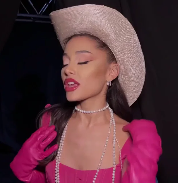 Slapping My Thick Cock on Ariana Grande’s Pouty Lips 😍🤠💦