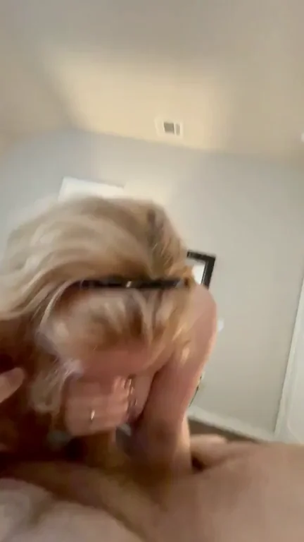 I love pleasing his cock