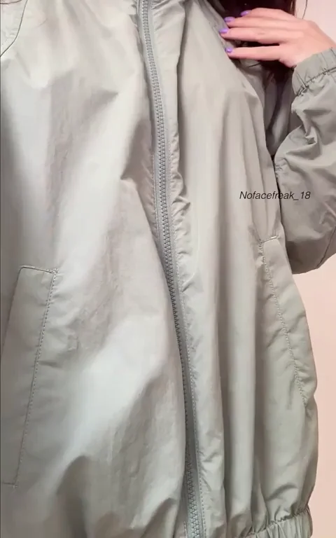 Weekend Tease: 18yo Slut Zips Down Hoodie to Flash Perky Tits & Thong 😈🍑