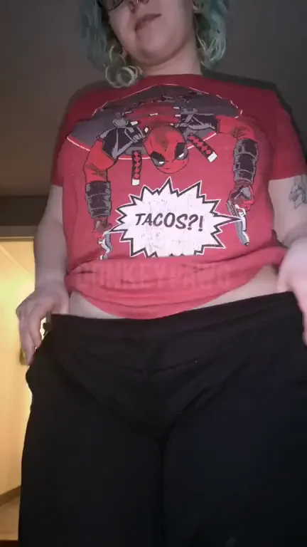 Peach Reveal: Curvy Alt Babe Claps That Fat Ass 🍑💦