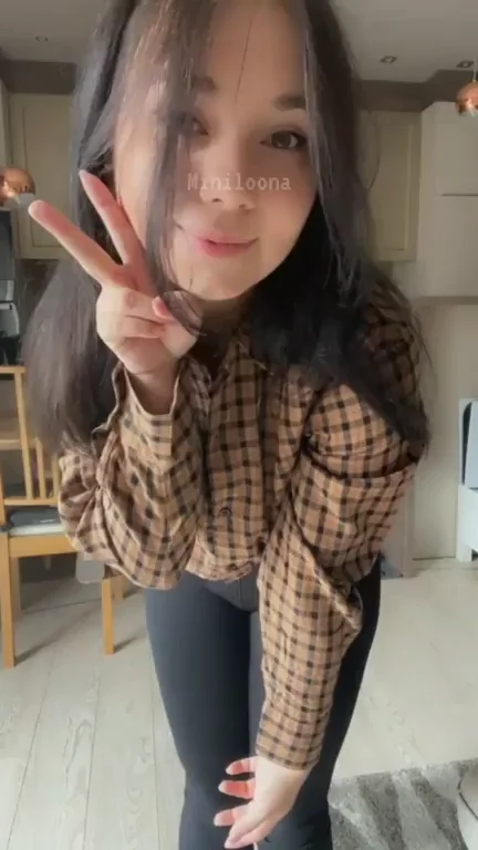 Small body, tits and slowmo