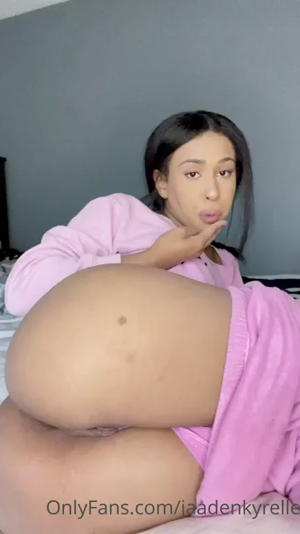 Thick Ebony Babe Jada Denkyrelle Teases Her Juicy Ass & Pussy 🍑💦
