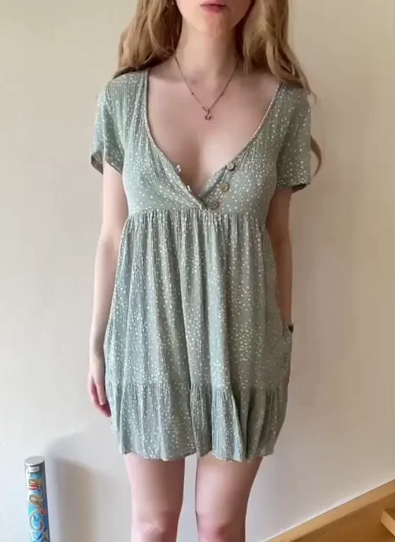 Can a blonde be of service to you today?
