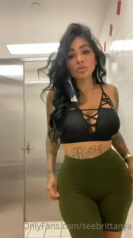 Britt@nya More of her Content in the Comments