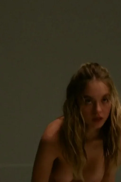 Sydney Sweeney stripping-The Voyeurs