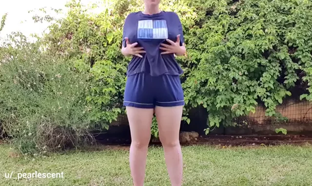 [18F] quick drop in the back yard before the neighbors see me ?