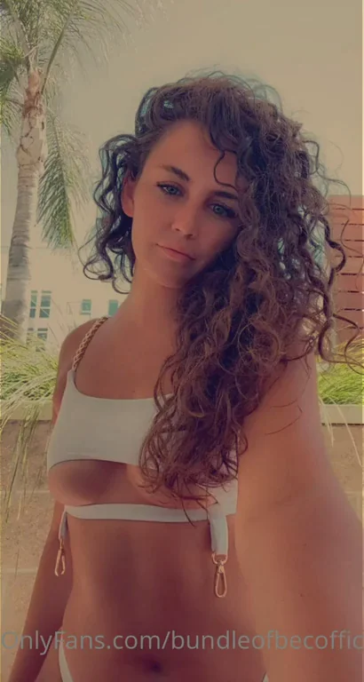 🔥 Curly-Haired TikThot's Full Nude Pack in Comments? 🍑💦