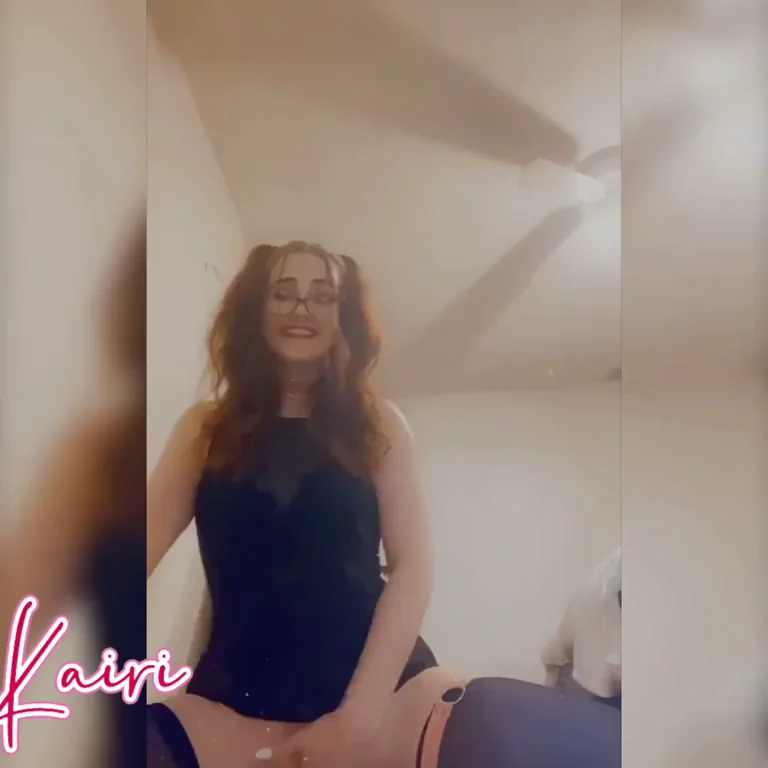 Wet little redhead ???