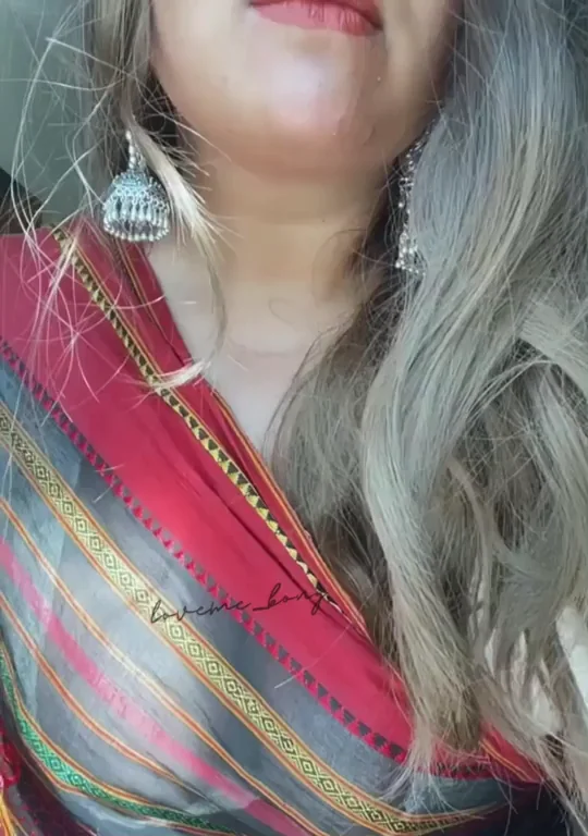 A saree tease for this [f]estive season ?