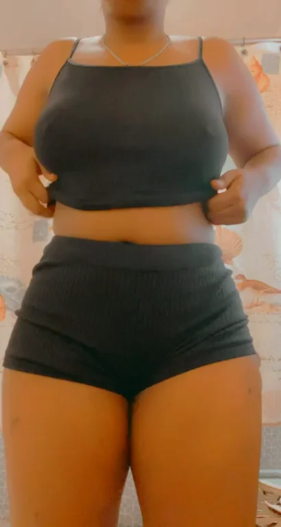 Cuddle My Juicy Ebony Titties Tonight? 😈🍈🍈