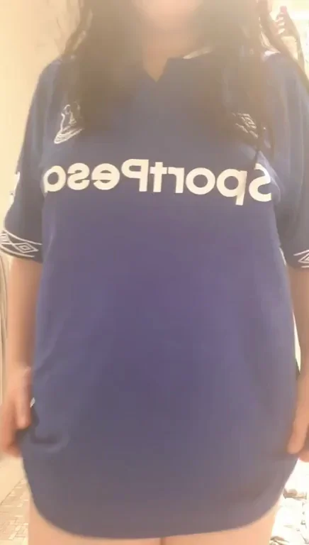 Soccer Mom's Juicy Titty Drop Tease