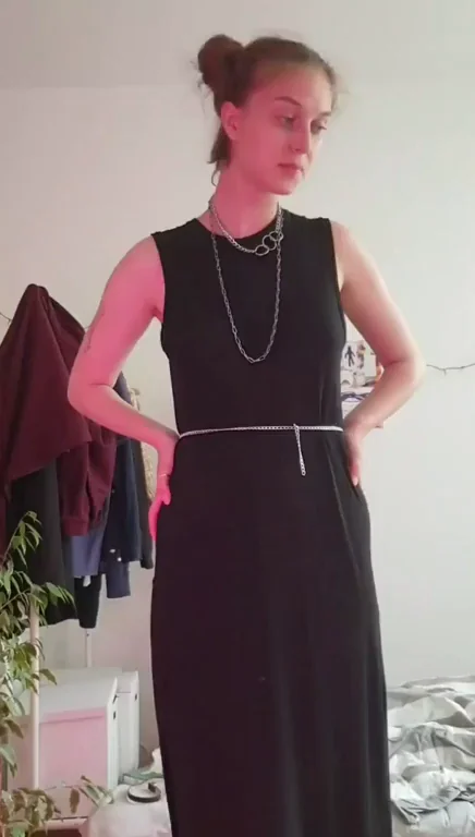 Upvote for Fresh TikTok Nudes? 🍑🔥