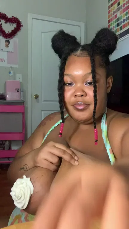If you looked for more than five seconds… Can we fuck?