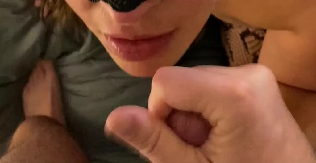 Hotwife Baddie Craves That Thick Facial Cumshot 💦😈