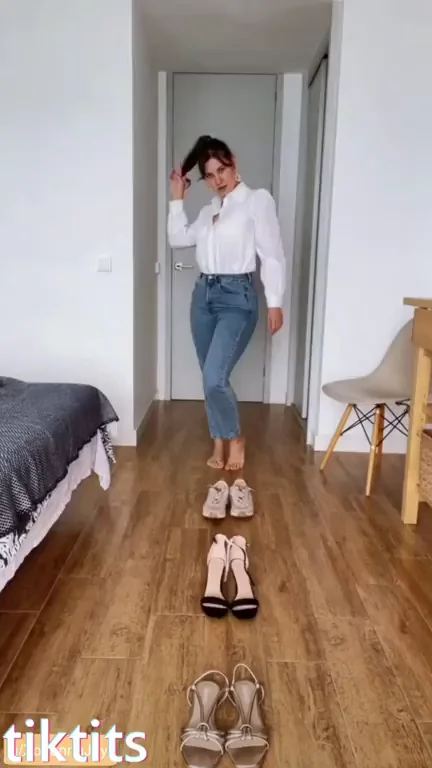 LAST OUTFIT IS THE BEST