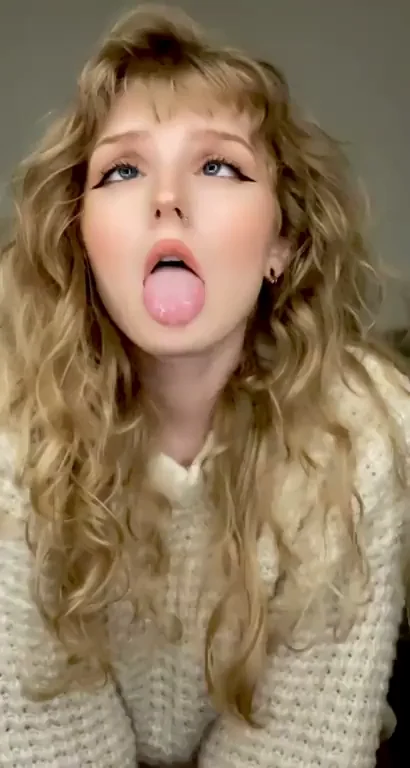 Blonde Babe's Insane Long-Tongue Ahegao Tease