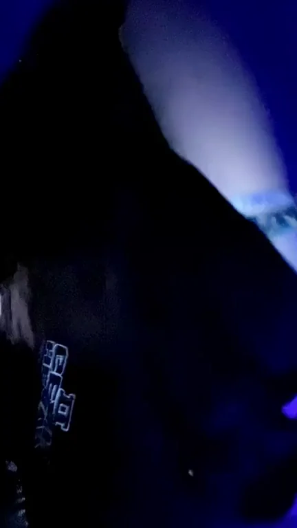 titty flash