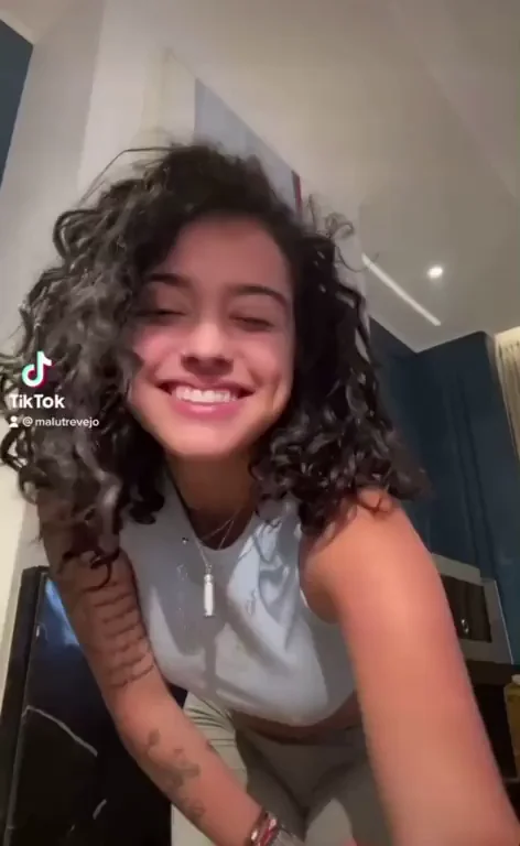 She looks cute ?
