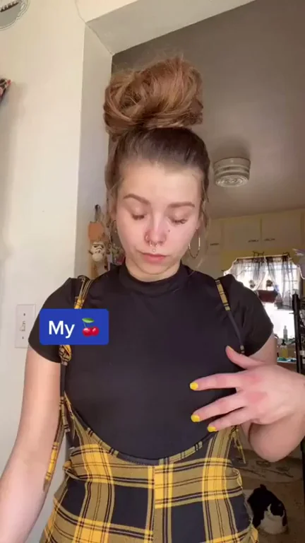 🍑 Who TF Owns This Juicy Amateur Ass? 🔥