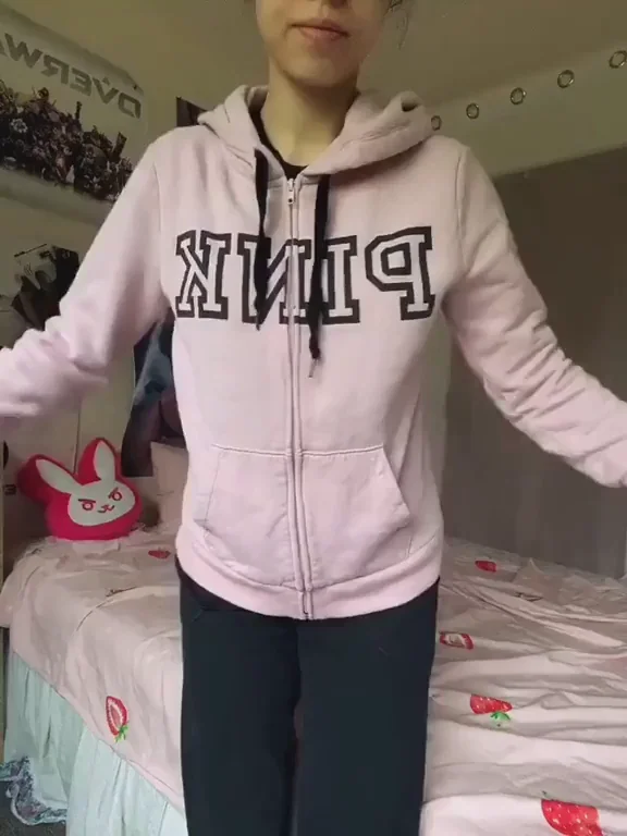 Mystery Asian Cutie in Pink Hoodie Tease 😍🔥