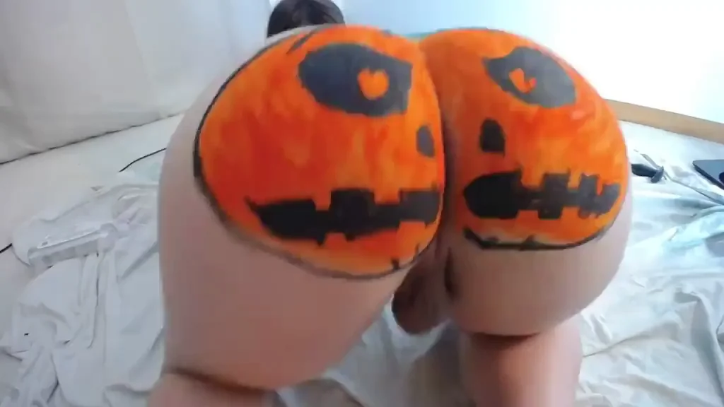 The most honry Halloween costume!
