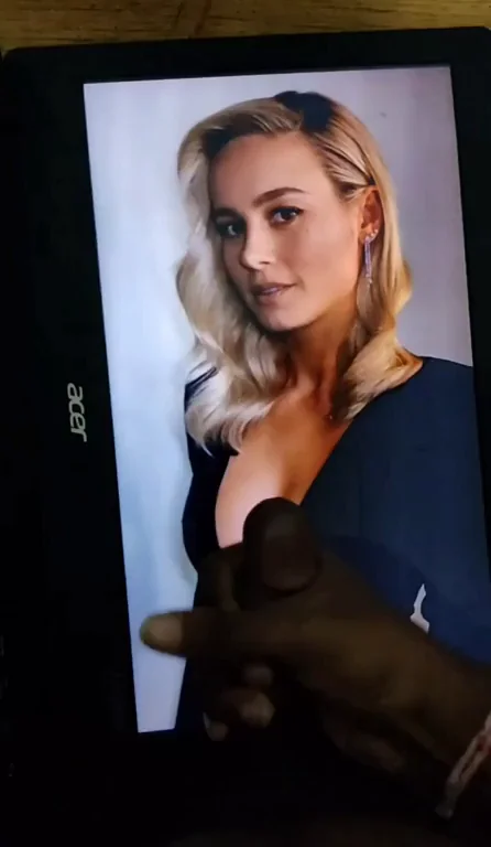 💦 Brie Larson Gets a Thick Cock Cum Tribute 😈