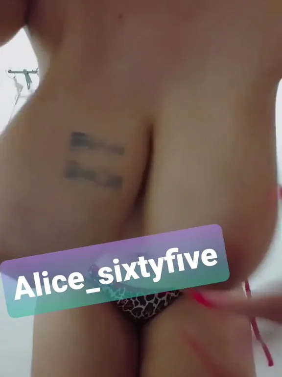 Suck or Squeeze My Massive J Cup Tits? 😍🍈🍈