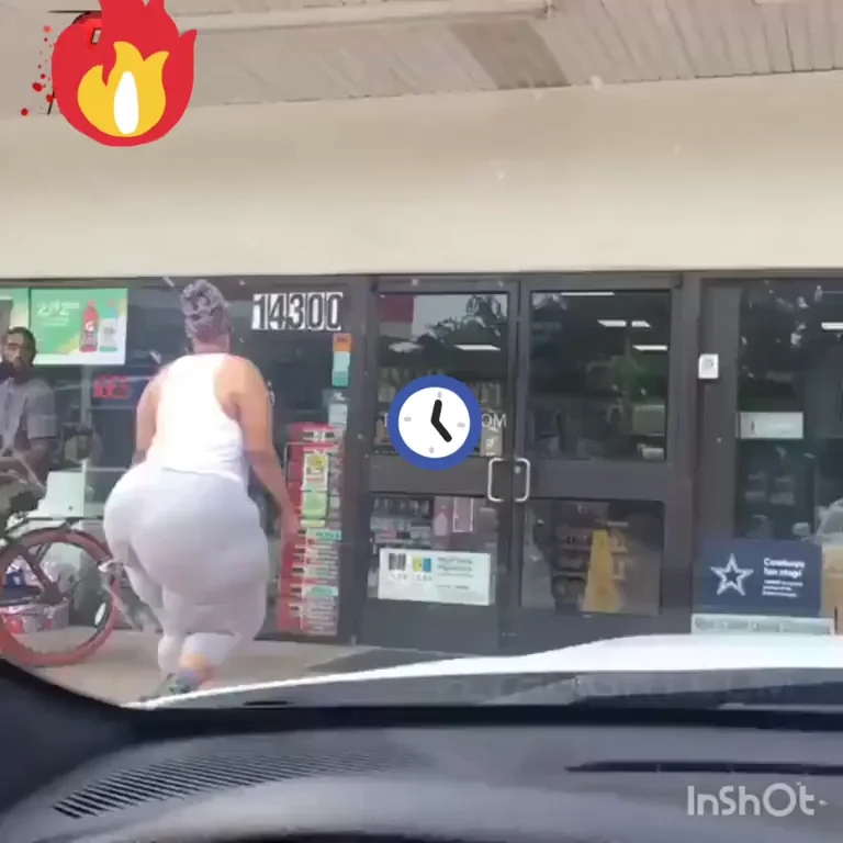 💦 Plump Gas Station Slut Dumps Her Juicy Ass 🔥🍑