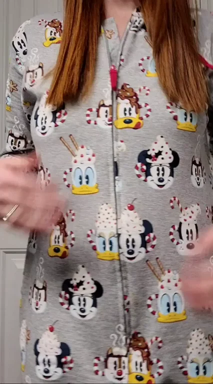 Christmas got boring so I decided to take a break from the family and do my first titty drop. Hope my moms tits are welcome.