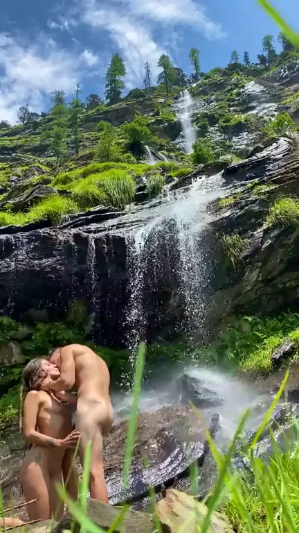 Fairy Tale Fuckfest: Naked Lovers Pissing by the Waterfall