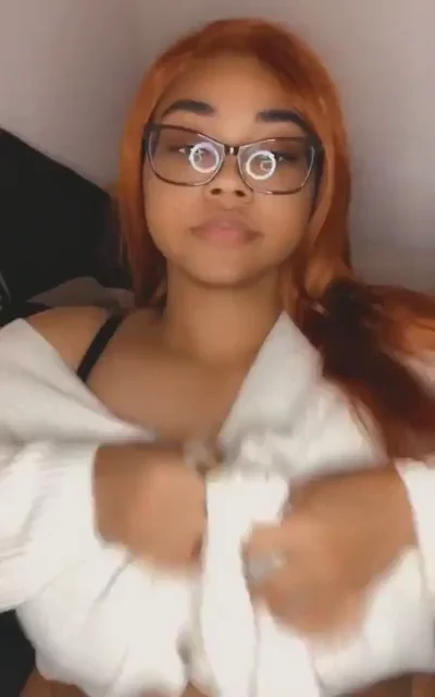 Blasian Babe Says Hi & Flashes Her Juicy Tits 😍👋