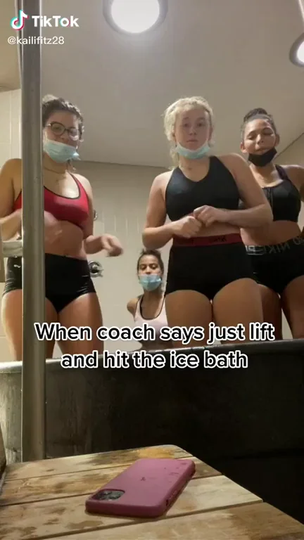 Thots twerking in ice tub