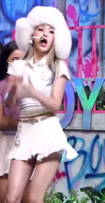 Jeon Somi’s Fluffy Hat Tease 🍭💦 Kpop Fap Fever