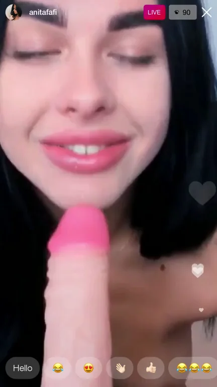 IG Leak: Slut Sucking Pink Dildo - Pound All Her Holes? 🍆💦