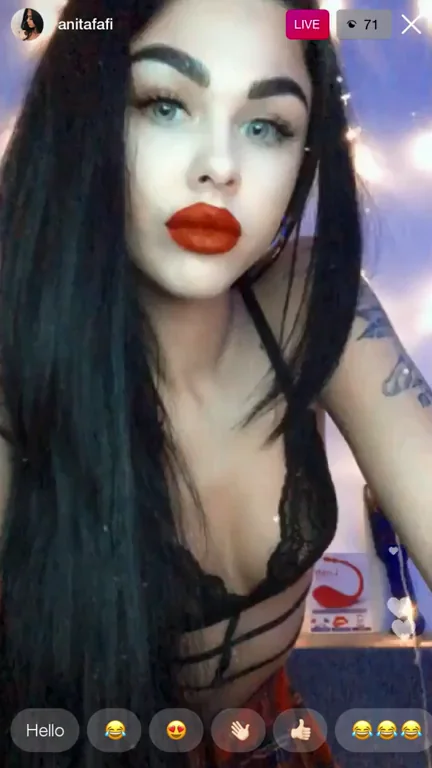LIVE Insta Here is her attempt :p?
