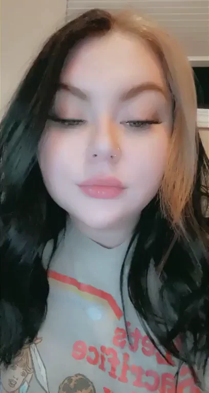 Dropping my tits to make your dick rise ? did it work??
