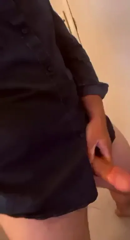 I have a pretty thick cock :)