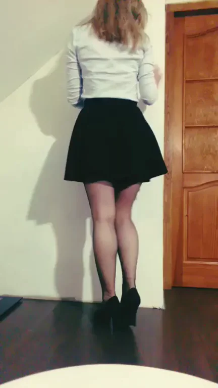 20yo Slutty Schoolgirl Tease in Stockings 😈👗🔥