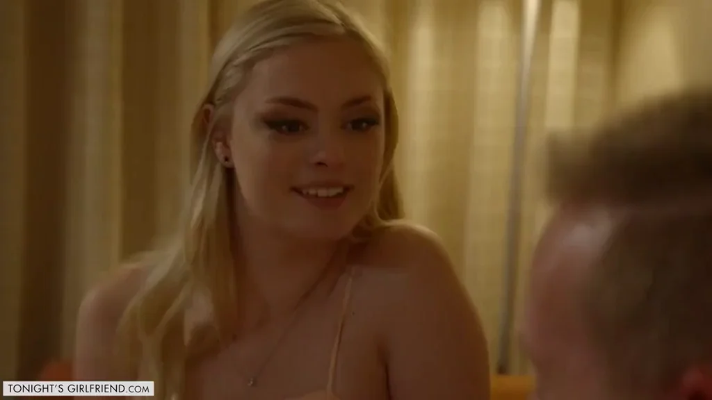 Amber Moore's Hot Girlfriend Fuck Night 🍆💦