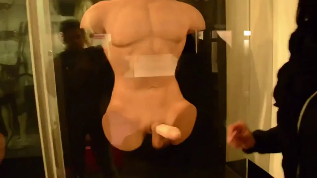 Mocha Uson Gropes Hung Museum Mannequin Cock