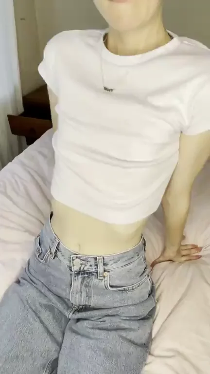 18 y/o Aussie girl ? cum and play with me ? free dick rating for all subs ? I post daily ? you’ll cum watching my JOI, GFE, SPH, anal, toys, solo, sexting, video chats, custom content with your name + more ? link in comments ?