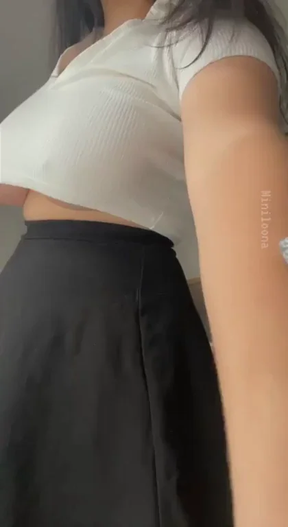 OF 40% Off Tease: Skirt Up Pussy Flash 😈💦