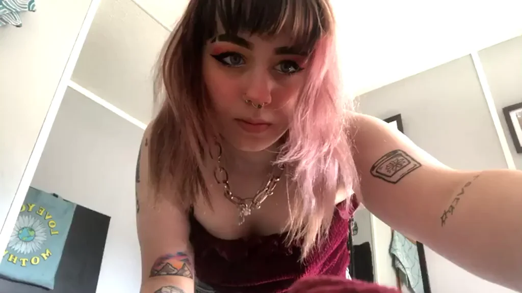 (i accidentally posted this from my main account at first eek! hope i can repost it •~•) lil tiddy drop for yall! ??
