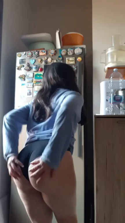Monday Booty Tease by the Fridge 🍑🔥