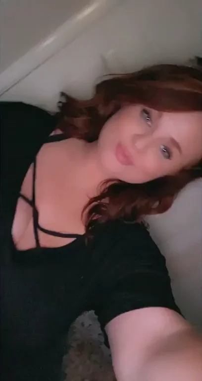 make my cheeks clap daddy, lay me down while i arch that ass back ? {oc}