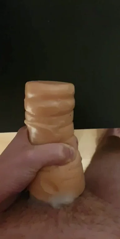 M 21 Who wants a creampie?