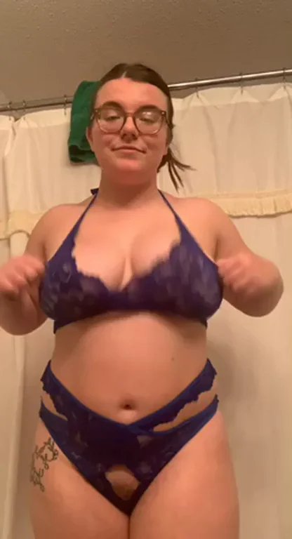 Morning Shower Titty Drop in Lacy Lingerie