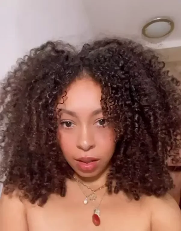 Who would like to lick my tiny tits?
